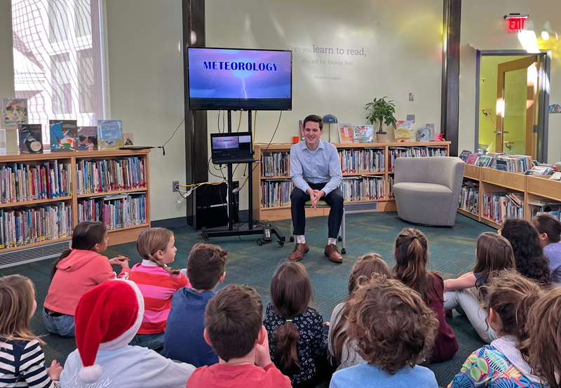 Inly Alumnus and Boston 25 Meteorologist Shares His Passion With Students